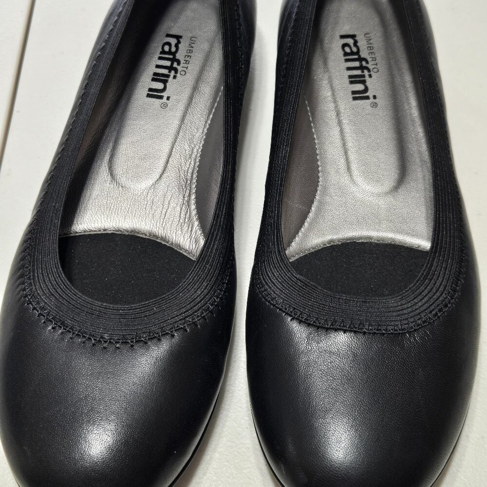 Umberto Raffini Black Flats with Elastic Trim